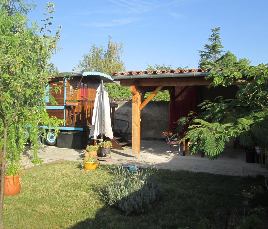 Hotel La Roulotte Des Carpates Gaillac Exteriér fotografie